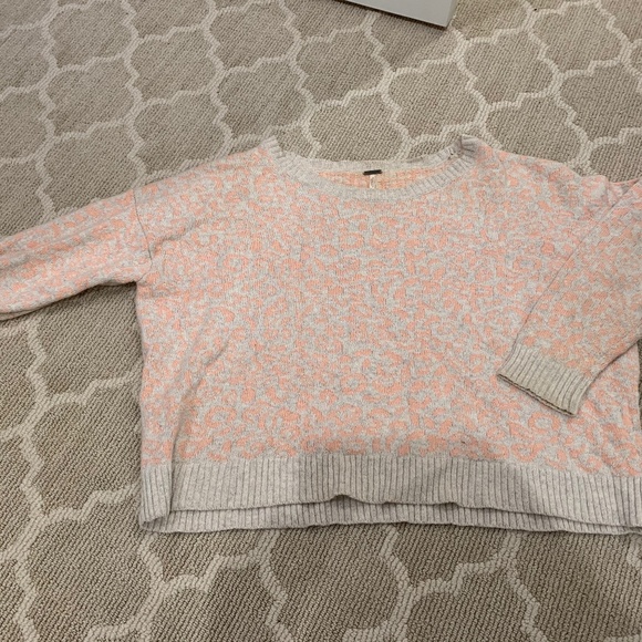 Free People pink leopard sweater - Picture 2 of 4
